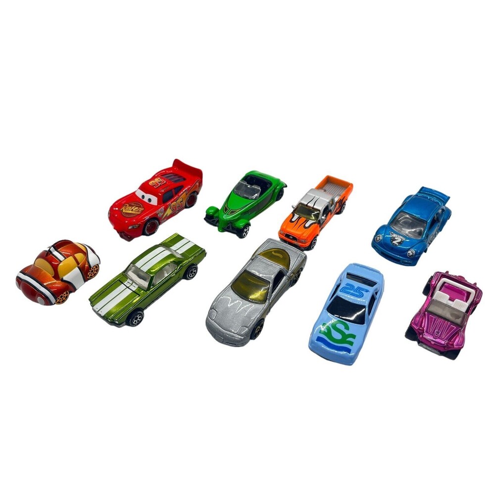 Lot of 9 Die Cast Cars